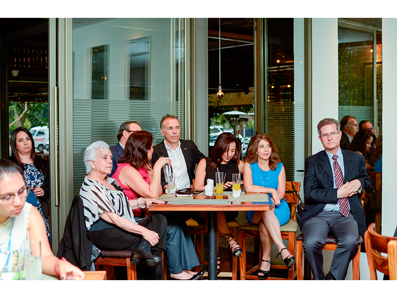 Jacarandas de Muxbal El Departamento de la felicidad