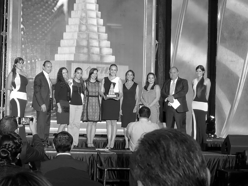 Galardón de Oro FHA al proyecto de vivienda vanguardista