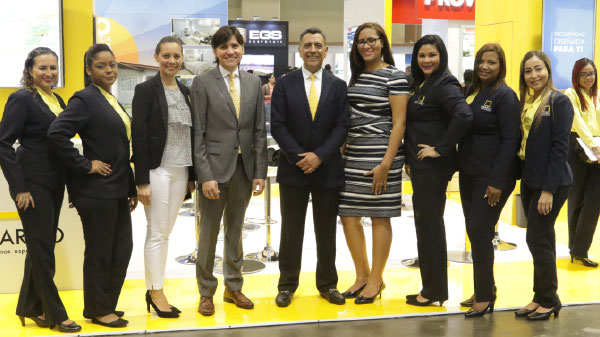 Amarilo asesora a participantes de la Feria Convivienda 2017