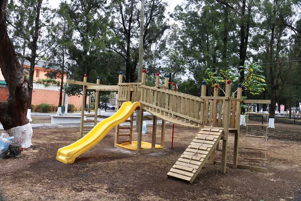 SPECTRUM contribuye al paisaje urbano con un remozamiento en área recreativa